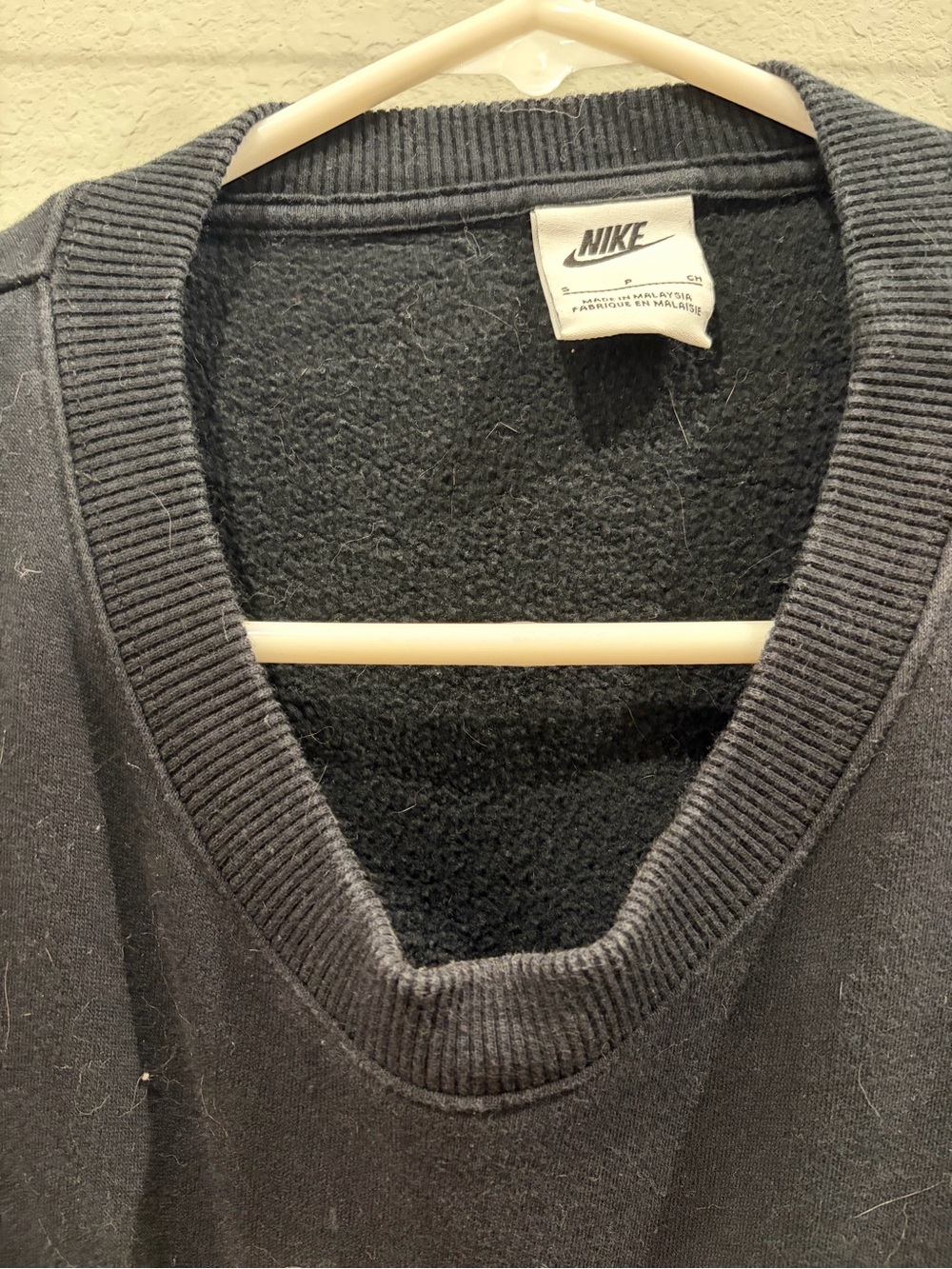 NIKE Black Crewneck Sweatshirt (Women’s S) - Picture 4 of 9